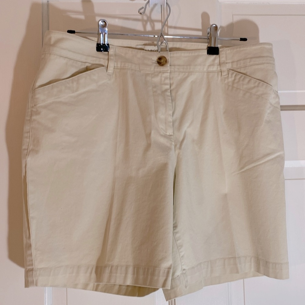 New Talbots Khaki Shorts in size 10